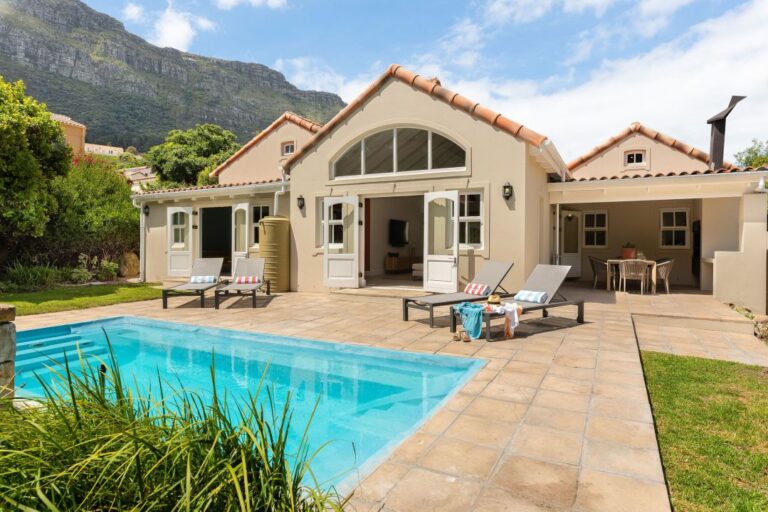 Hout Bay Accommodation - 24 Verveinne Road