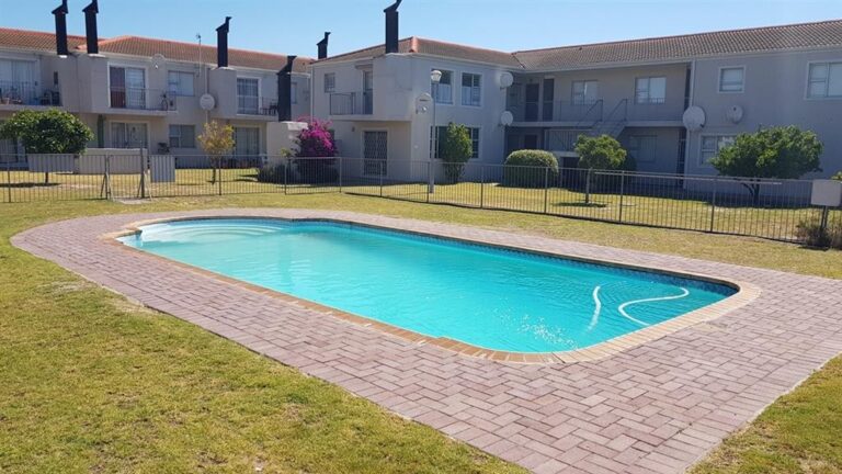 20181107_025445_Flamingo_Park_Pool