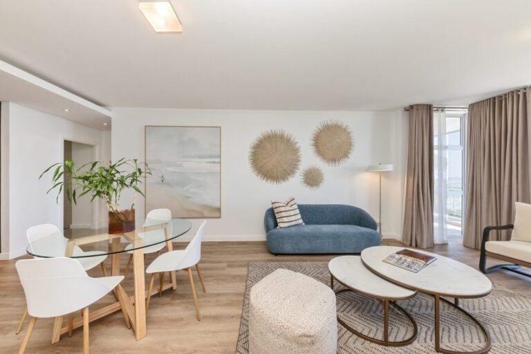 210-The-Crystal-Apartments-35-Woodford-Ave-Camps-Bay-5-2048x1365