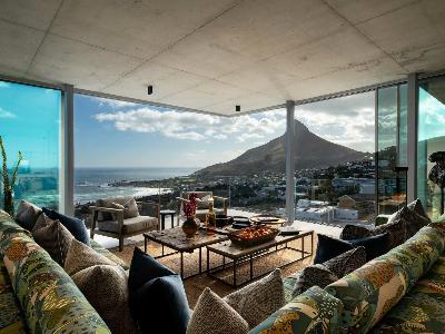 African Story – Scenic Lounge with Mountain and Sea Views