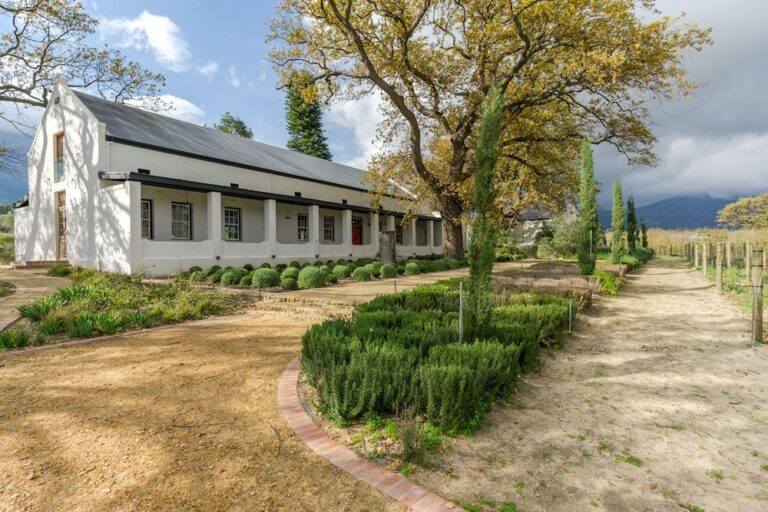 Beautiful-farm-house-rental_Franschhoek