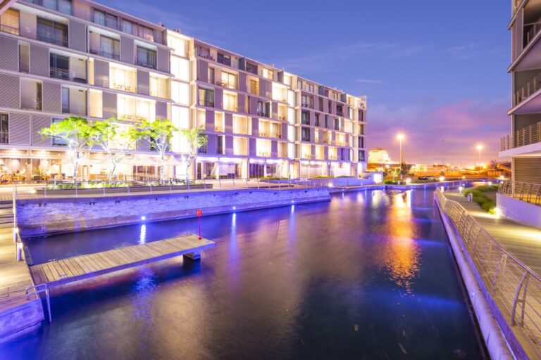 HarbourBridge-65-Canal