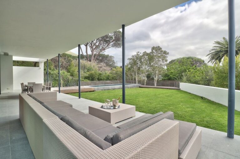 House in the Glen 016