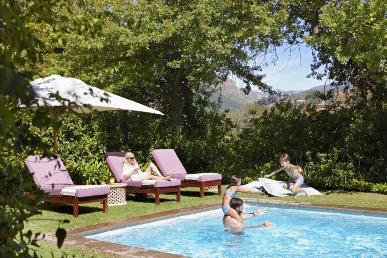 La Cle Des Montagnes - La Grange pool