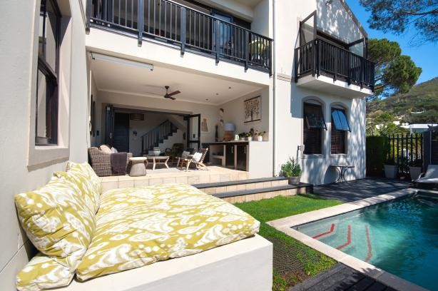 PORTRAIT-408-0d449c900418ed608aa9472c82837a99ca6870fa4b6d1a342bc36b2df6e60354