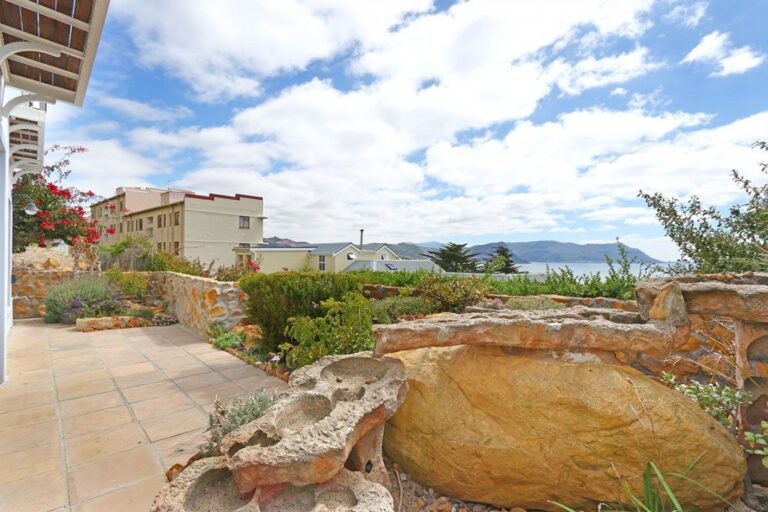 Simonstown-Self-Catering-Holiday-Accommodation-Sleeps-86