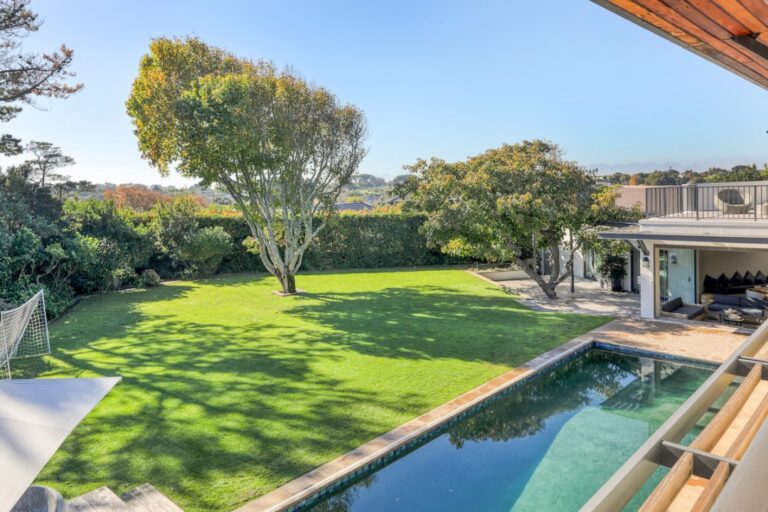 family-family-villa-cape-town