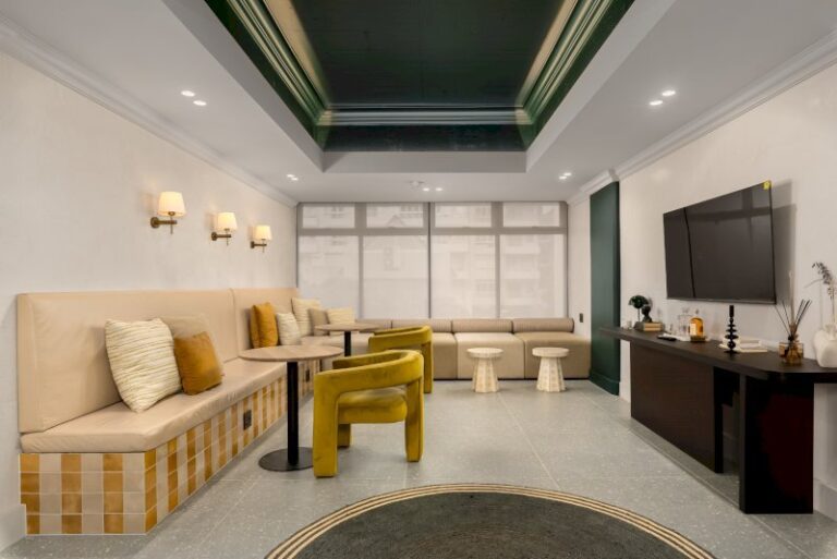 property_image3021721812084780-w800