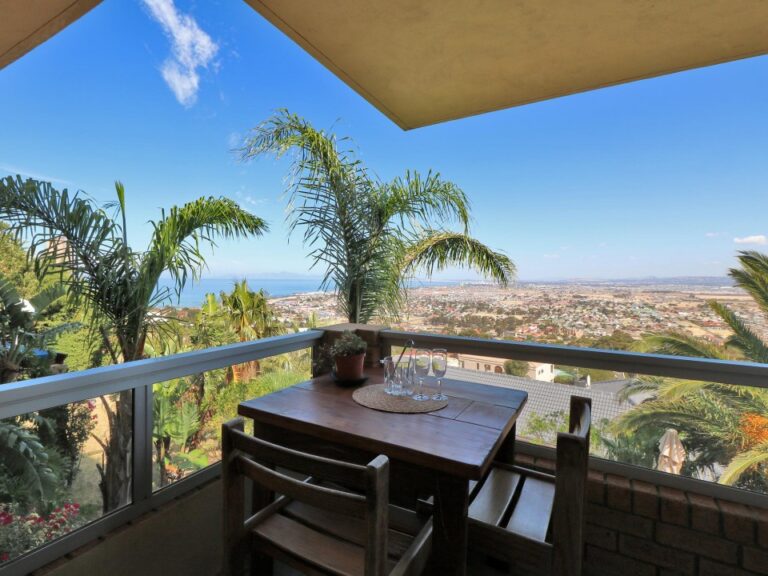 self-catering-accommodation-gordons-bay-st-honeymoon-07