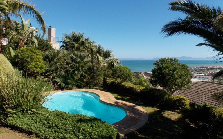 self-catering-accommodation-gordons-bay-summer-tides-1