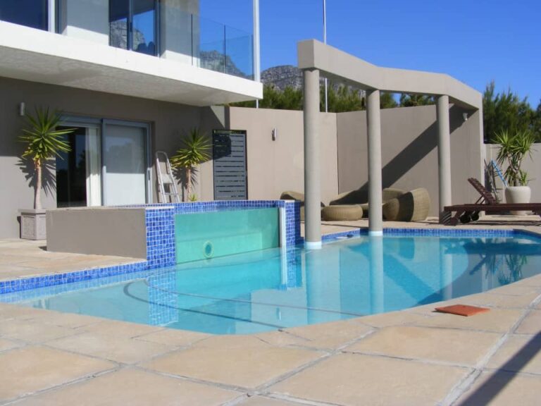 the-avenue-camps-bay-5837fdd5a5871