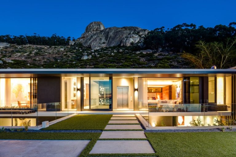 007-Second-Floor-Lions-Head-Evening-View