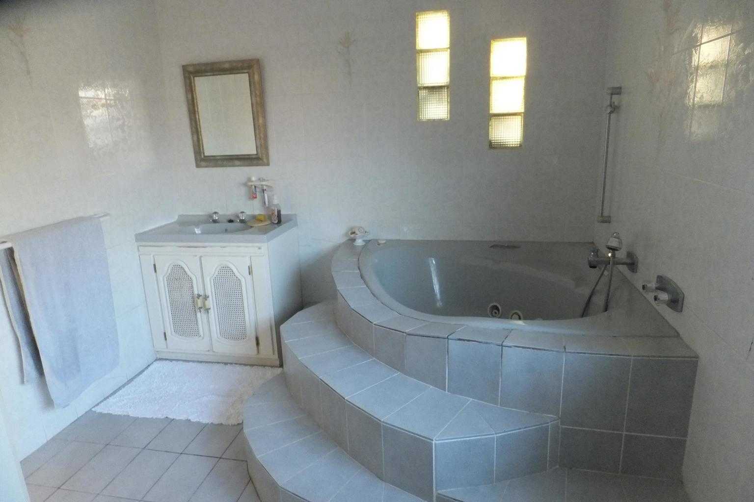 Product1234624142-010