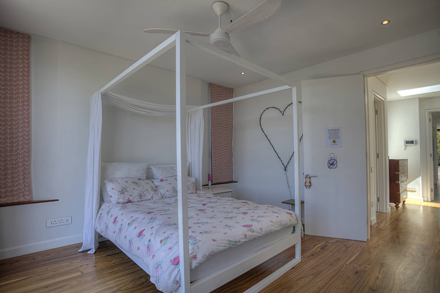 Product1234654963-015