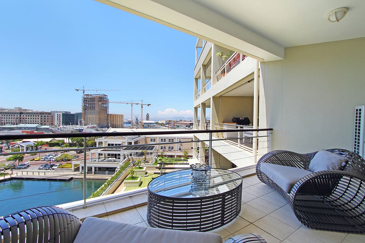 a6400c53-0f24-472b-9f8f-6b24041a75f1