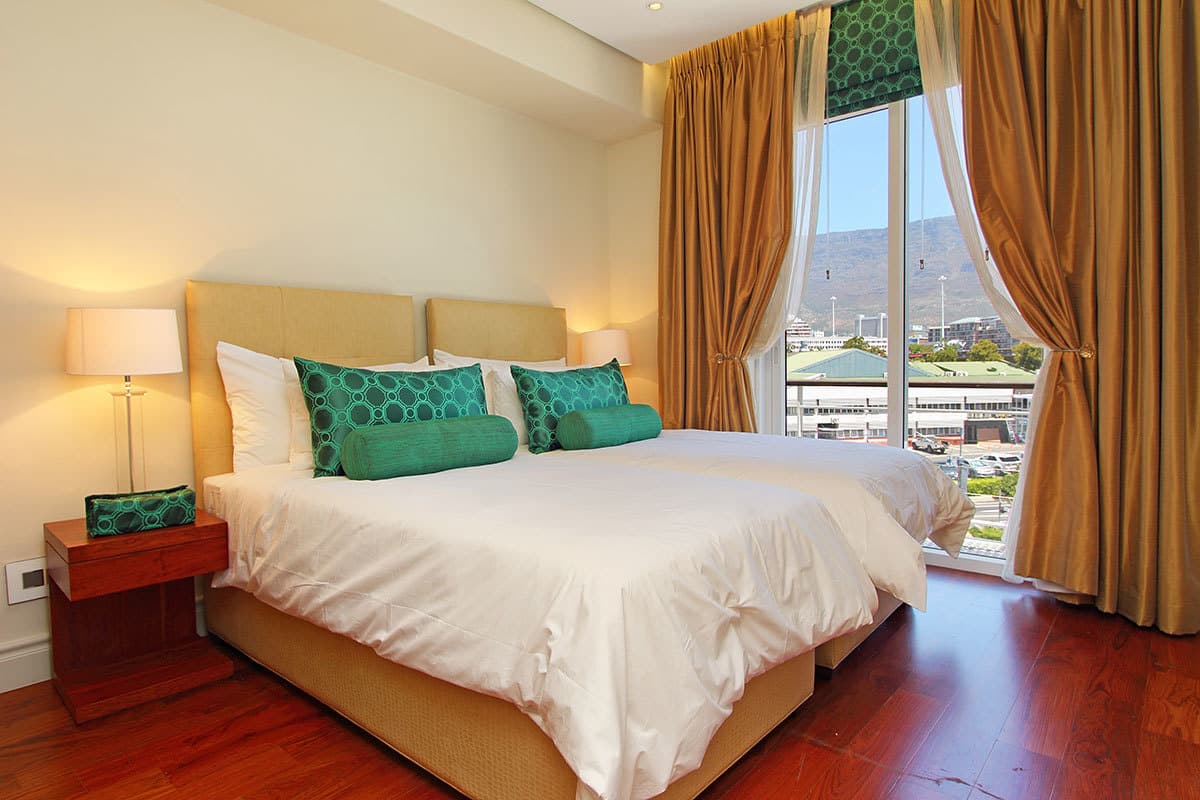 cb6e9882-33b8-4a71-9fa5-fb5d86d7f1d2