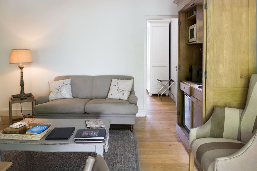 2bedroom-suite-lounge