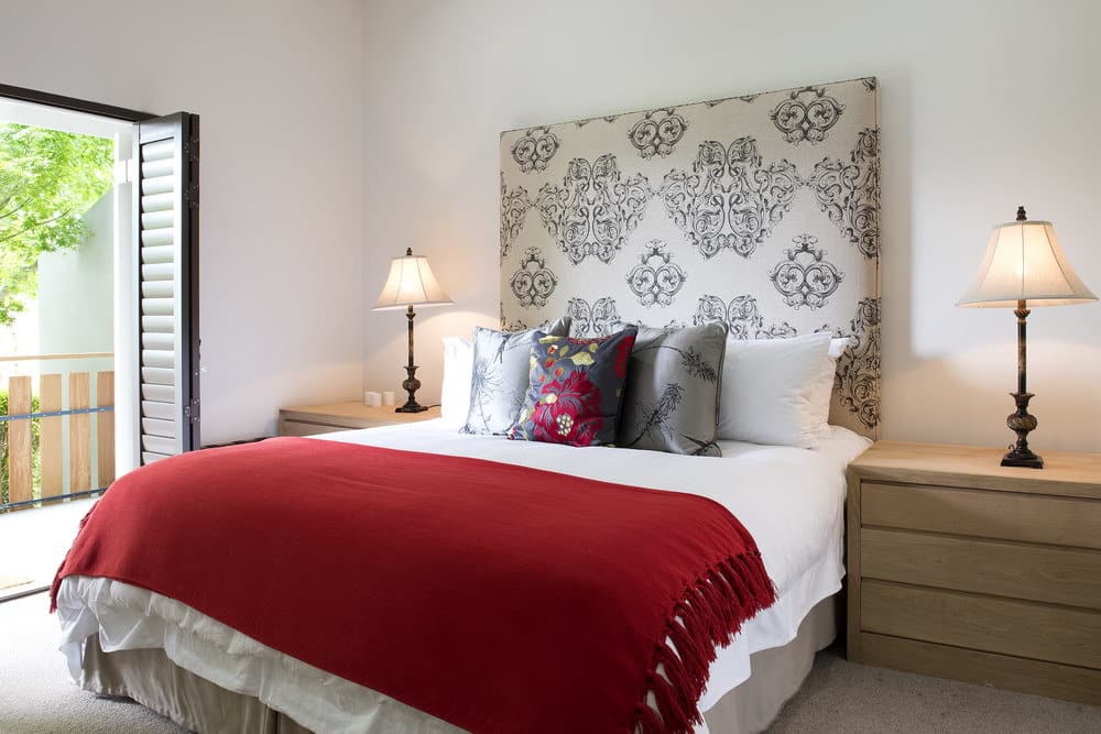 executive-suite-bedroom