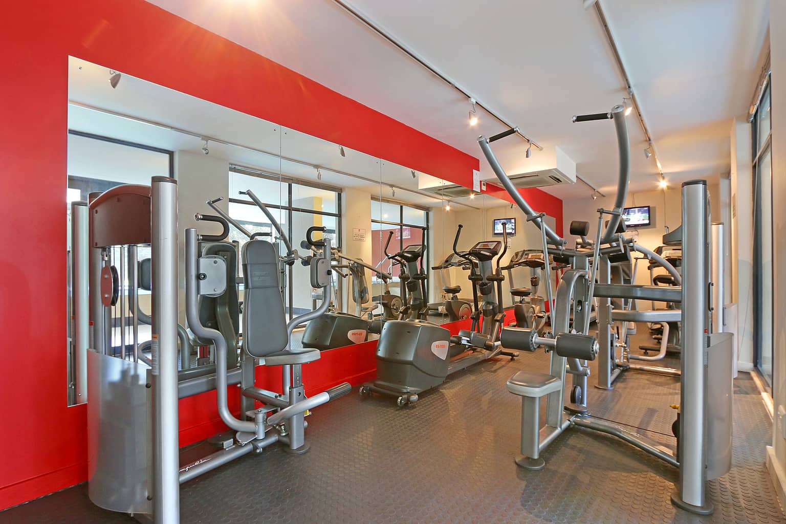 product1234680936-001