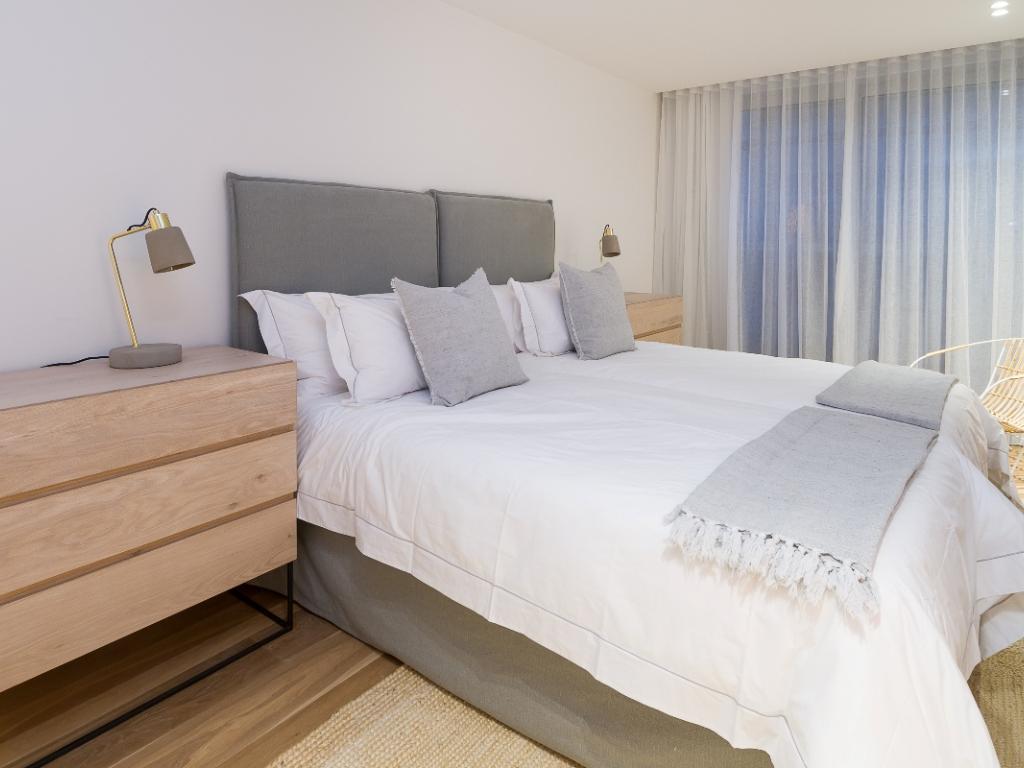 b5c3442d-fb2f-4946-951e-9491058c7c6f