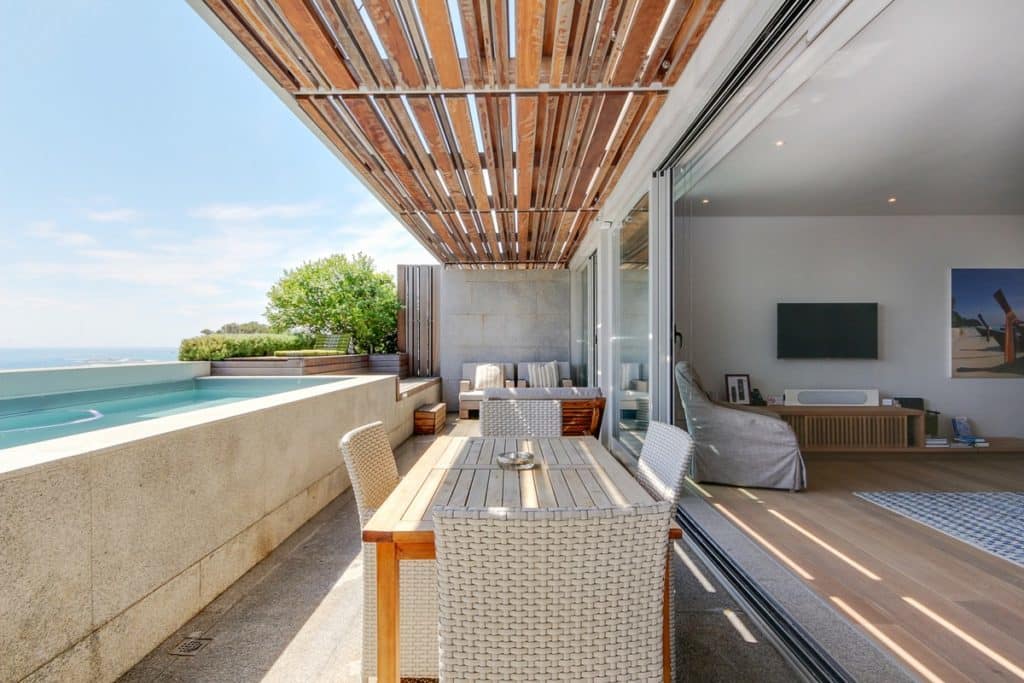 beach-view-luxury-apartment-24509841-1024x683