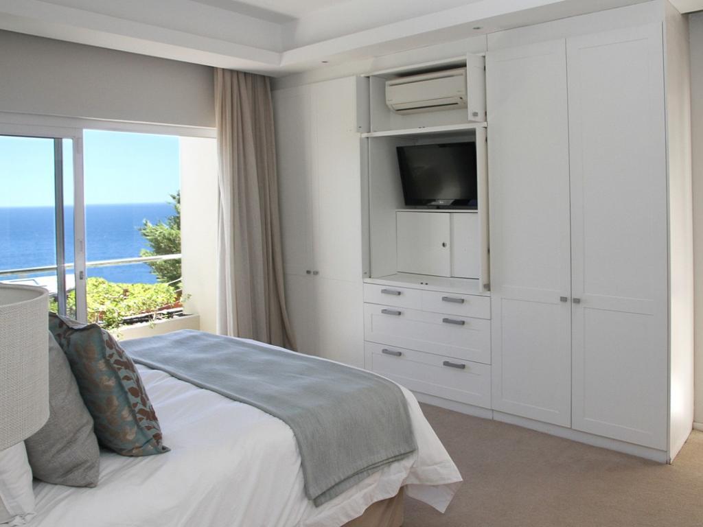 bb1b792c-3dd4-4975-bc50-1b0eb924c76c