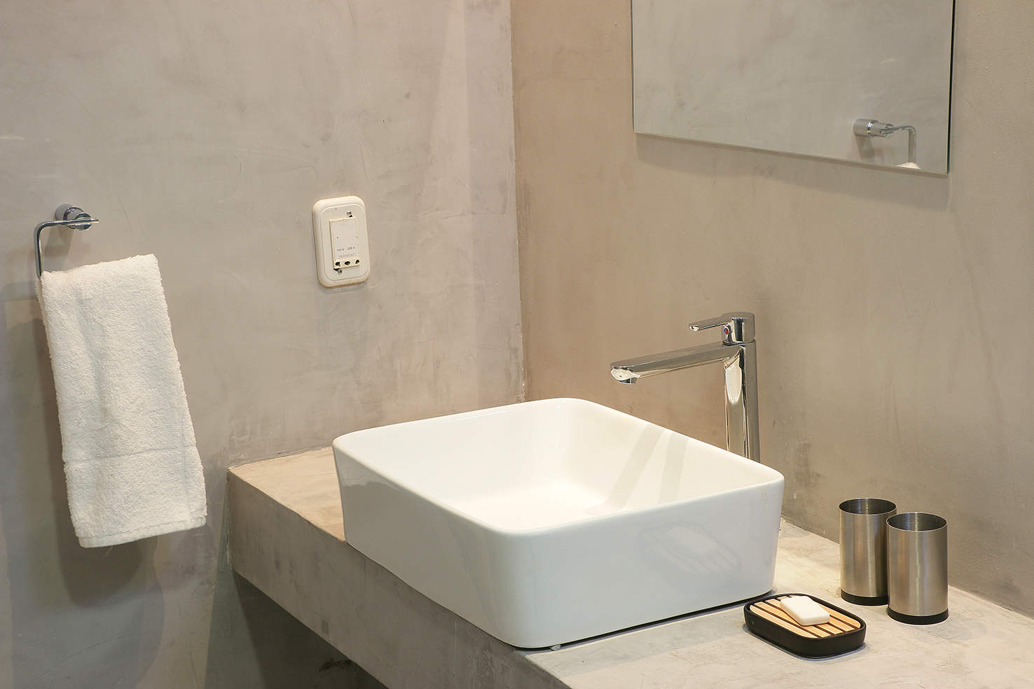 product1234748955-008