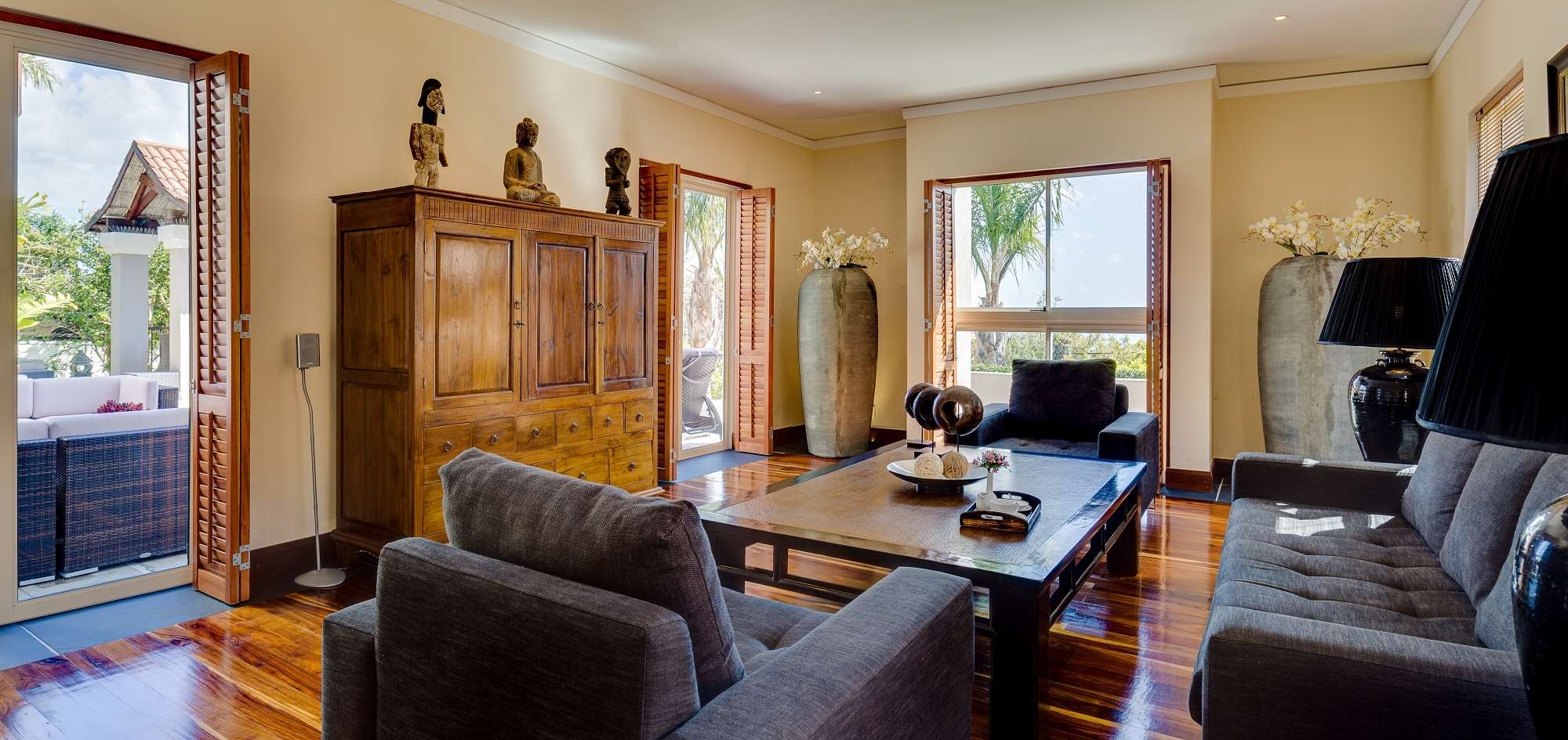 bali-lounge-during-day2