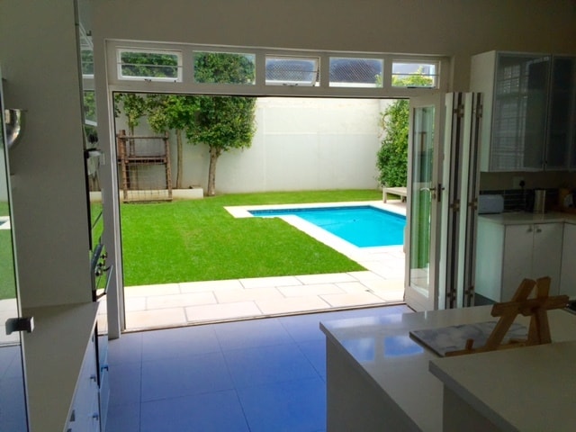 kitchen-outdoor-flow