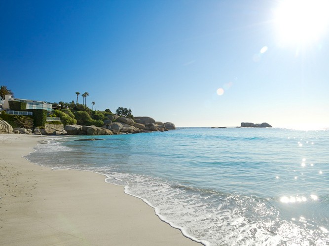 perfect_hideaways_Clifton-Court_Clifton_beach3