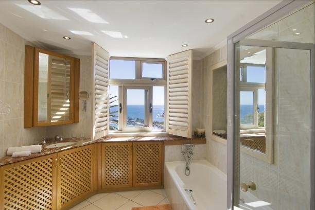 PORTRAIT-408-a7a26c33ab7a91278b96264279d135c8a2cfd7fa3997cfe555c7114472fda0d1