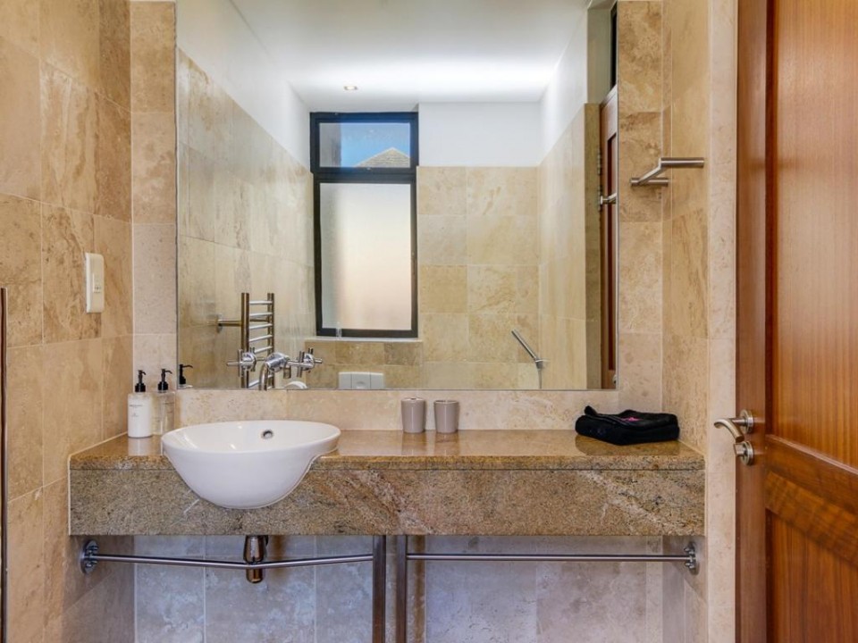 02b7fed0-9fe7-47ca-bdf6-3f4c30974bed