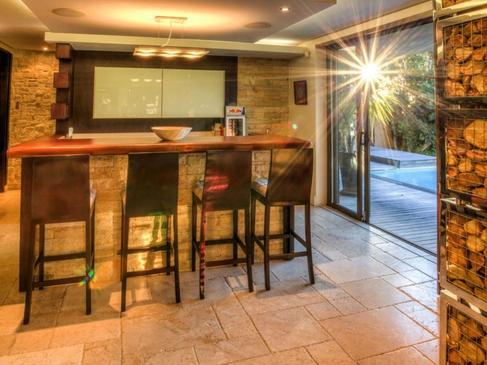 04f25079-9b3e-4a53-854d-7e940567a89e