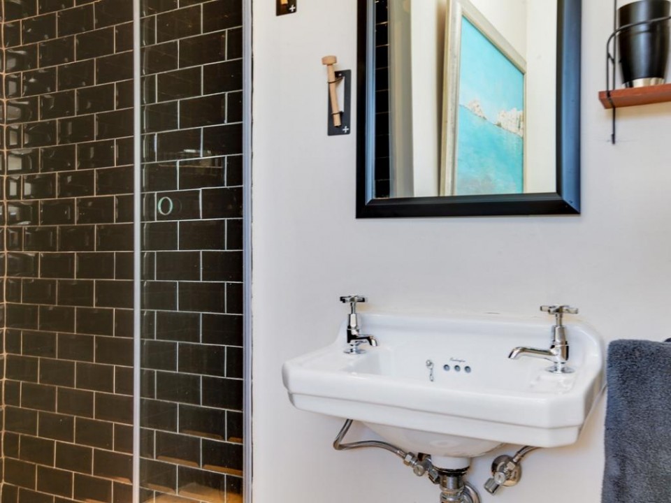 d97736db-6b7b-4ec5-8b78-728a1065aba2