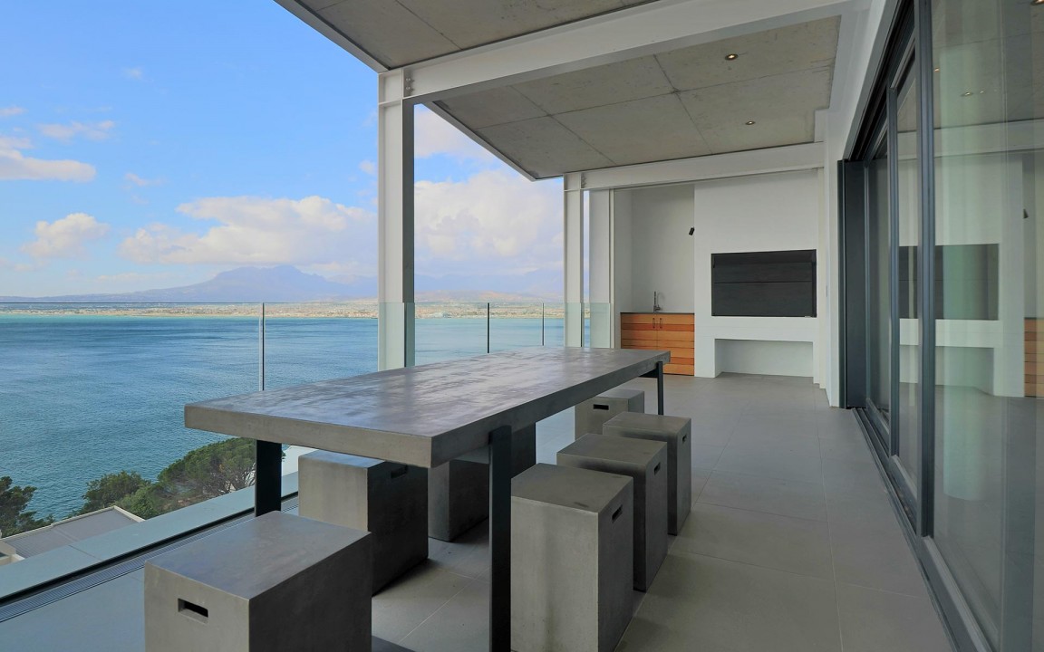 self-catering-accommodation-gordons-bay-22-protea-05