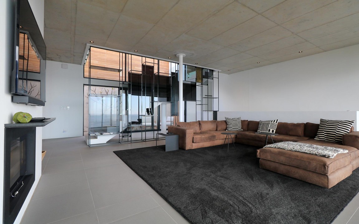 self-catering-accommodation-gordons-bay-22-protea-30