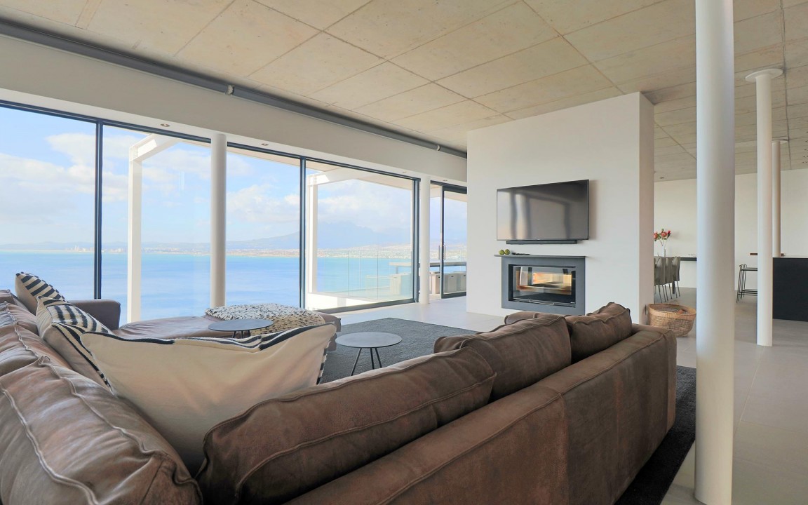 self-catering-accommodation-gordons-bay-22-protea-32