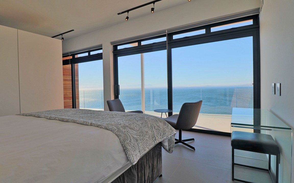 self-catering-accommodation-gordons-bay-22-protea-49