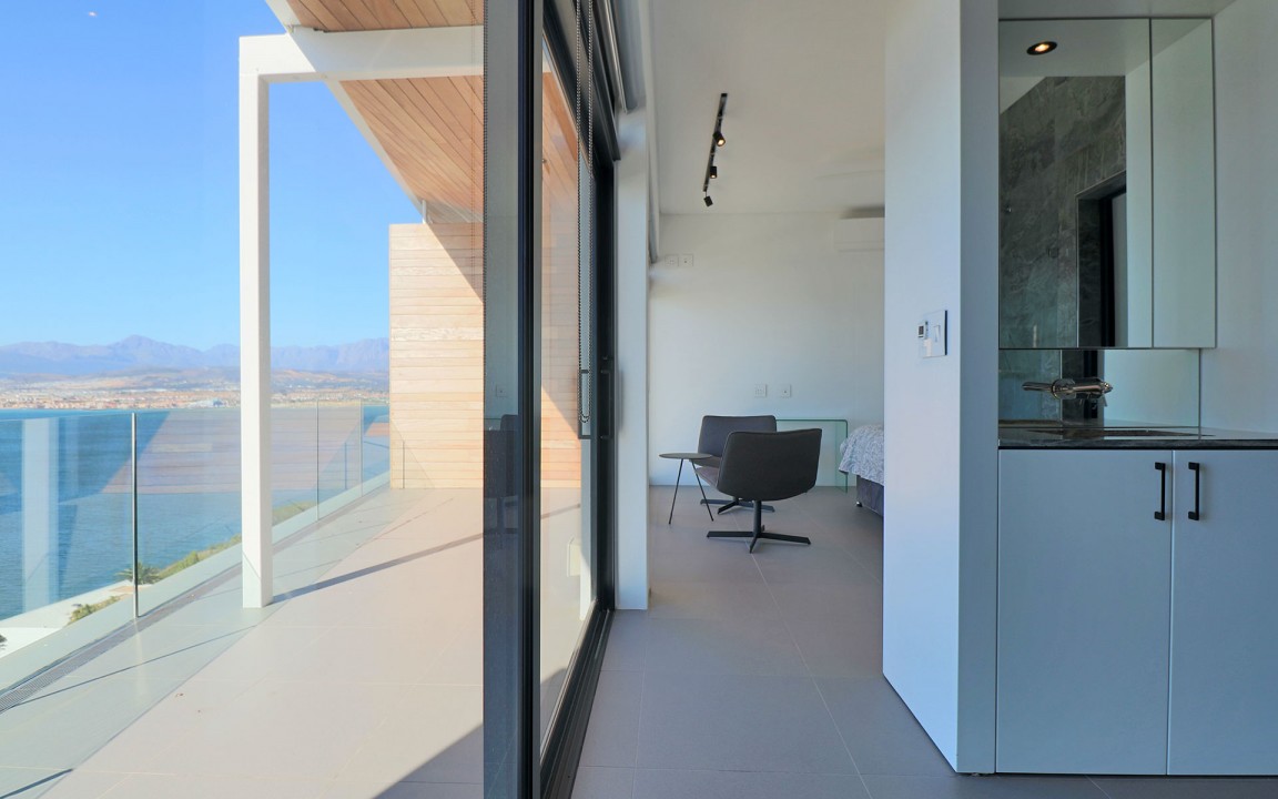 self-catering-accommodation-gordons-bay-22-protea-50