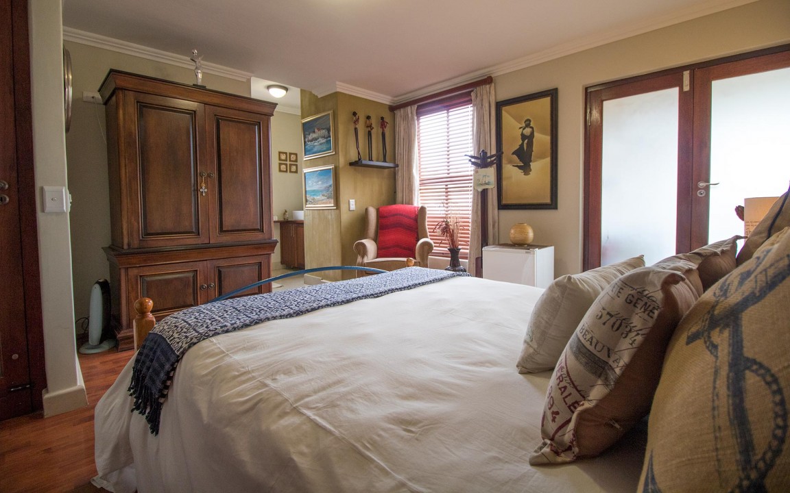 self-catering-accommodation-strand-greenways-06