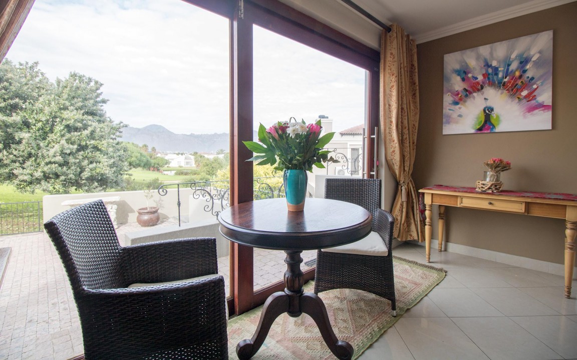 self-catering-accommodation-strand-greenways-10