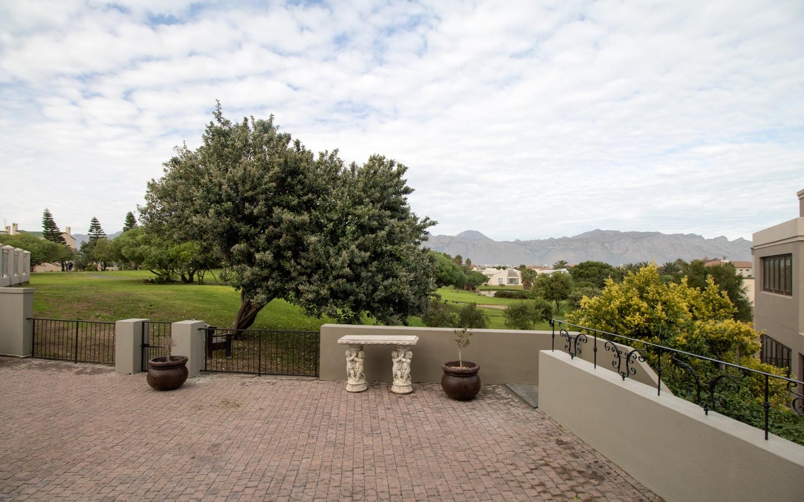 self-catering-accommodation-strand-greenways-12