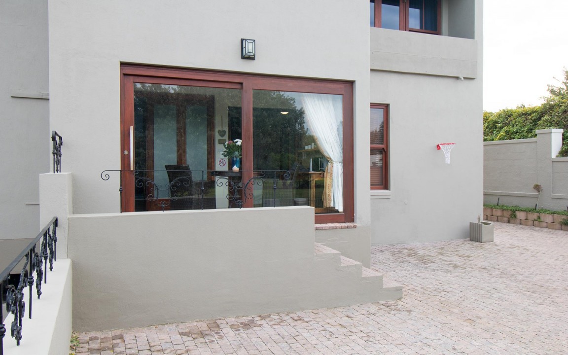 self-catering-accommodation-strand-greenways-15