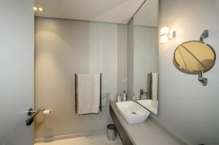 19copy322493479Standard