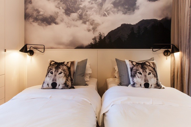 {CE22A3C0-0460-497F-A9F5-D99BD8554845}