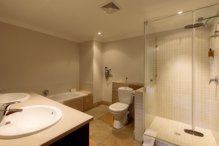 De-Zalze-Lodge-Golf-Course-facing-suite-5