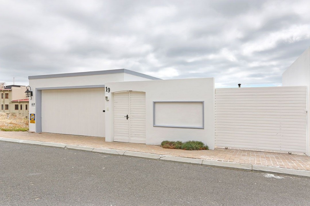 Simonstown-Self-Catering-Holiday-Accommodation-Sleeps-819