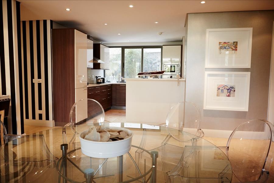 3aeeeab8-a051-4042-9b27-4d6835ee0c03