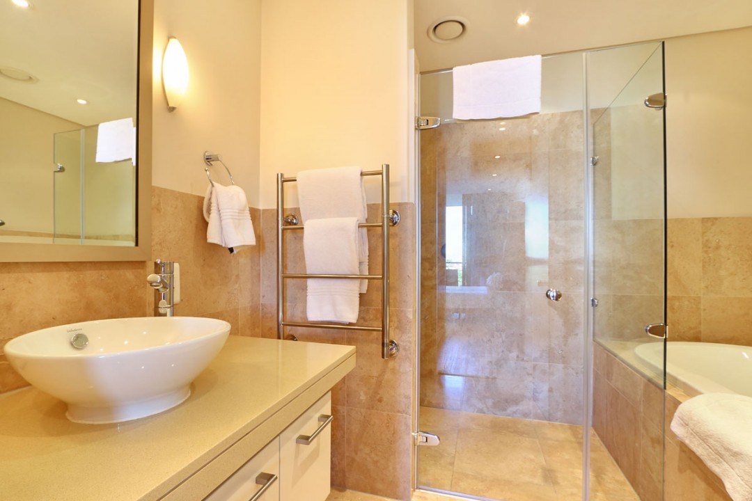 9695e6df-7dbf-4dc3-8a65-91d985540770