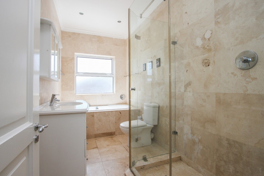 78 Camps Bay Drive, Bakoven-60